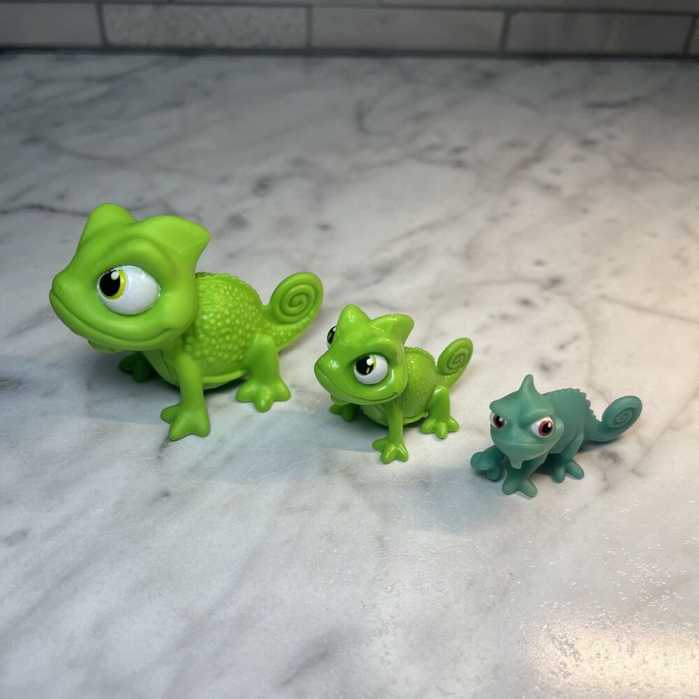 Disney Tangled Rapunzel 3 PC LOT PASCAL the Chameleon 2", 1.5", & 1" Figure Toys